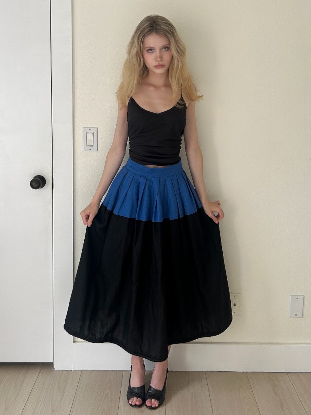 80s Perry Ellis Pleated Maxi Skirt (XS) blue vintage colorblock linen chic prep